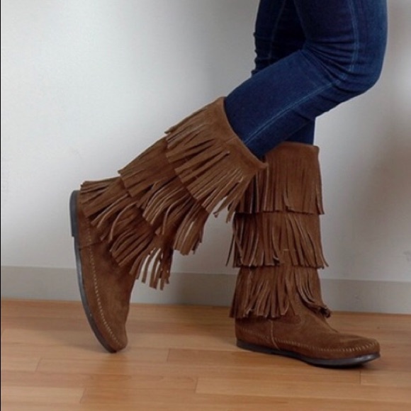 Minnetonka Three-Layer Fringe Boot Size 6 - Picture 1 of 6